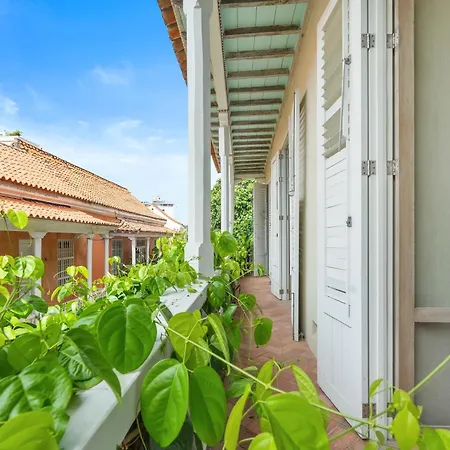 Casa Del Dragon - Modern Colonial Vacation Home, Сasa de vacaciones Cartagena