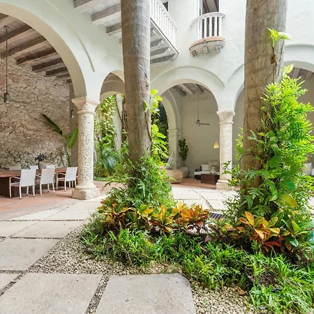 Casa Del Dragon - Modern Colonial Vacation Home, Сasa de vacaciones Cartagena