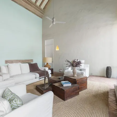Casa Del Dragon - Modern Colonial Vacation Home, Сasa de vacaciones