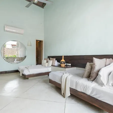 Casa Del Dragon - Modern Colonial Vacation Home, Cartagena