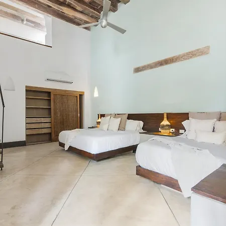 Casa Del Dragon - Modern Colonial Vacation Home, Сasa de vacaciones *