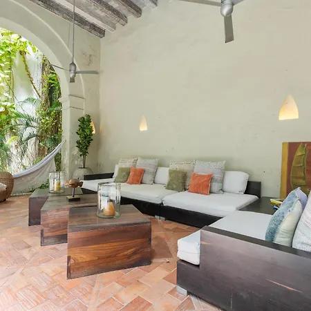 Casa Del Dragon - Modern Colonial Vacation Home,