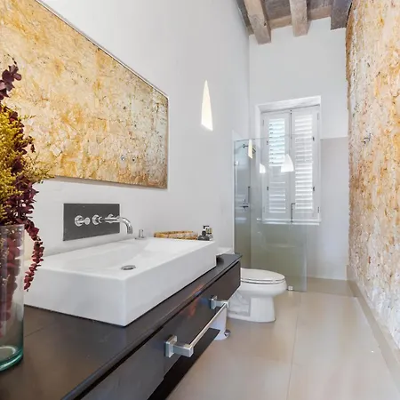 Casa Del Dragon - Modern Colonial Vacation Home,