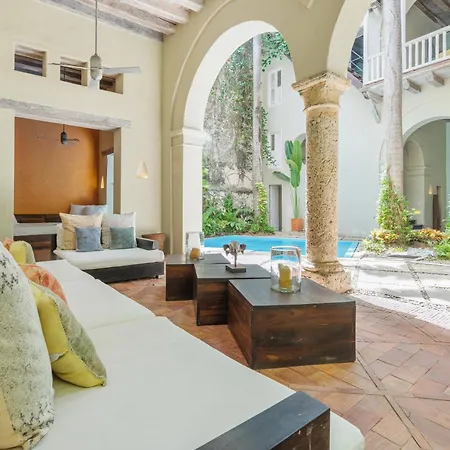 Casa Del Dragon - Modern Colonial Vacation Home, Cartagena