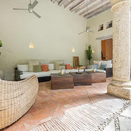 Casa Del Dragon - Modern Colonial Vacation Home, * Cartagena