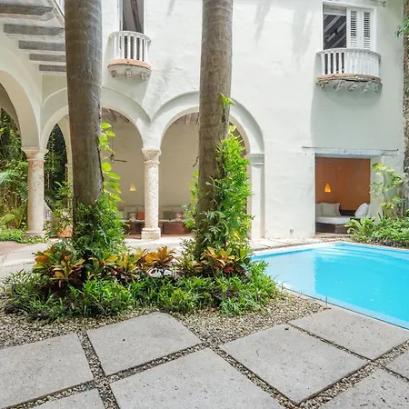 Casa Del Dragon - Modern Colonial Vacation Home, Сasa de vacaciones